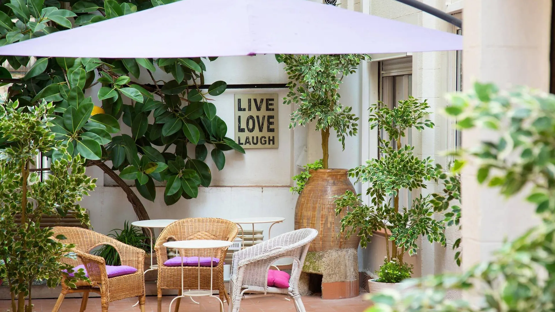 Alojamento de Acomodação e Pequeno-almoço Jardinets Guest House Barcelona