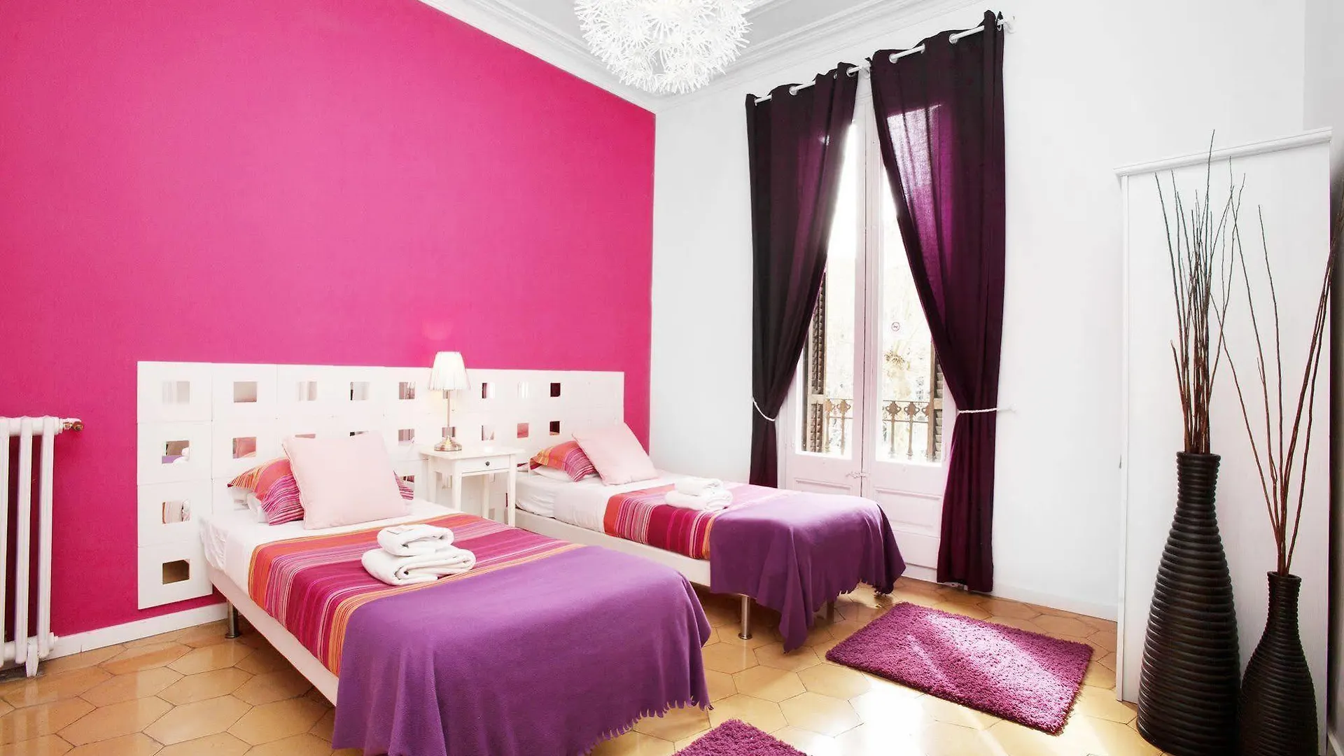 Alojamento de Acomodação e Pequeno-almoço Jardinets Guest House Barcelona